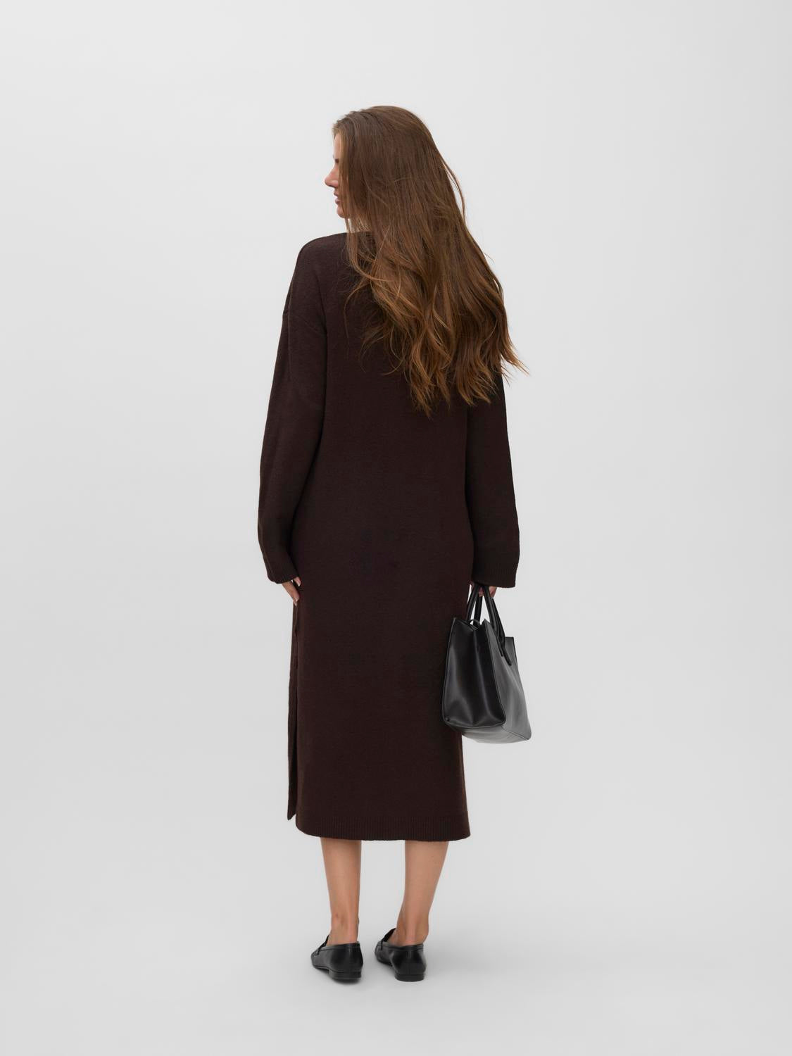 model_shot-back